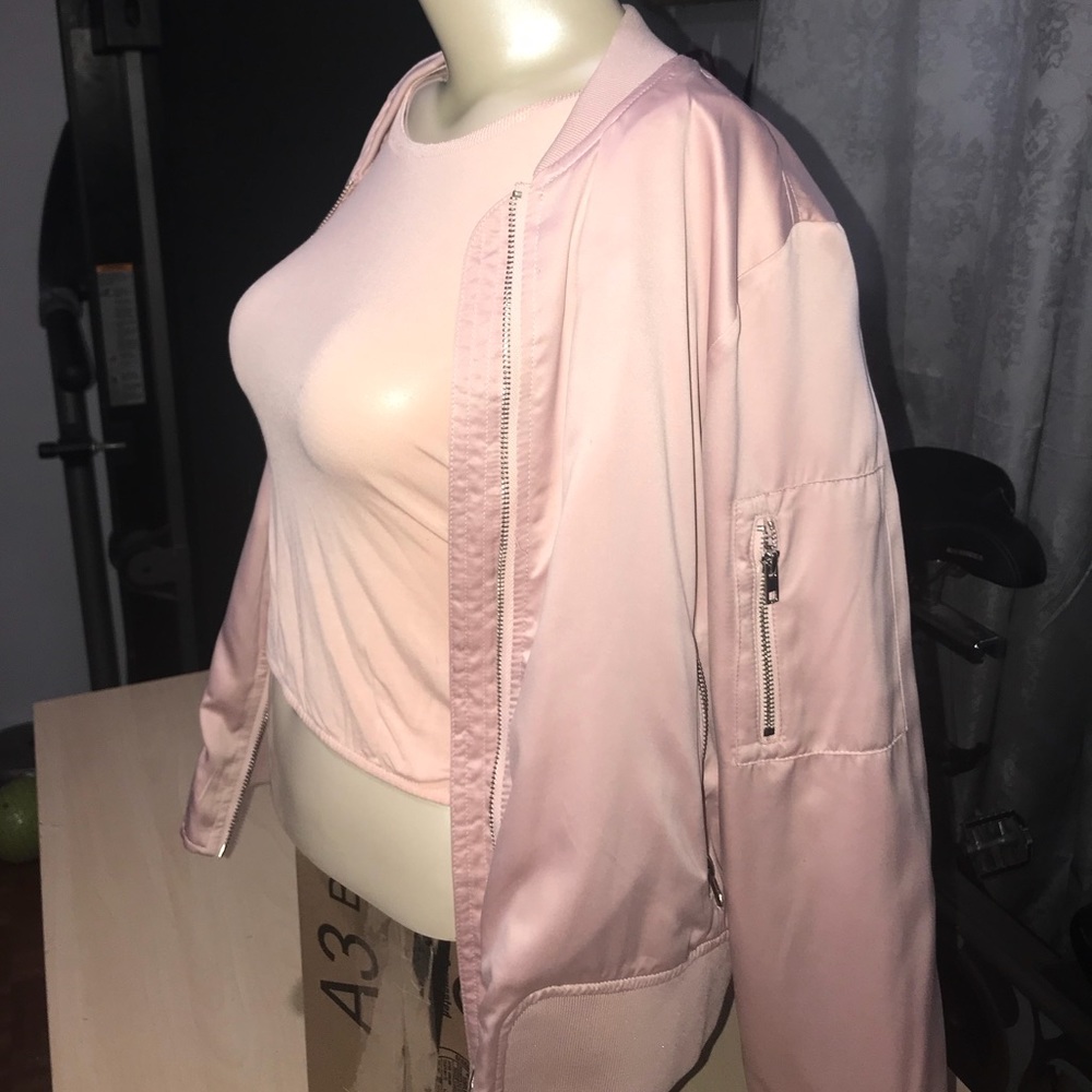 Cute bomber jacket! Pink Size :Medium
